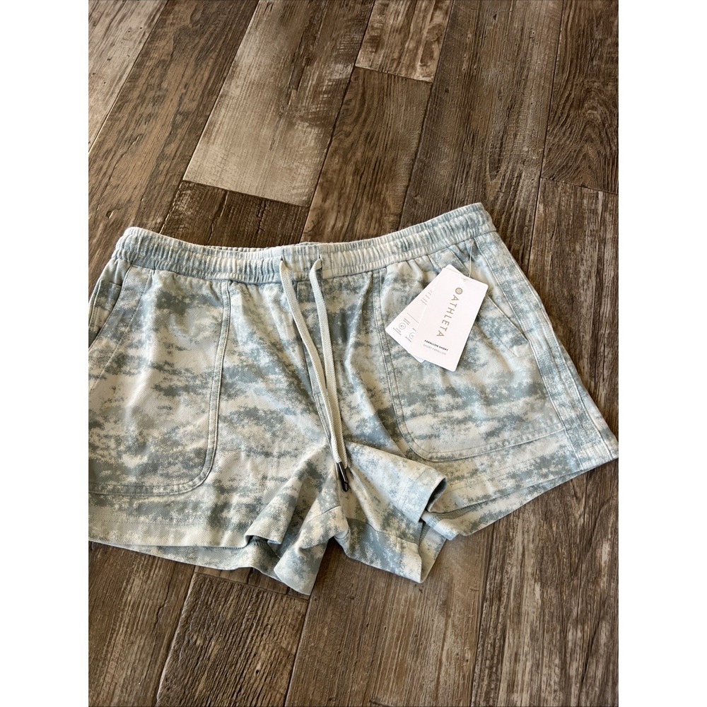 Athleta NWT Farallon Short Fog Camo Coast Green Drawstring Elastic Waist size XL